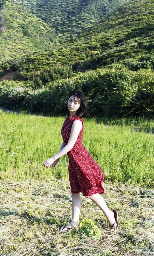 Hina Kikuchi 1640 1