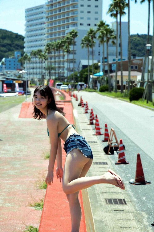 Hina Kikuchi 1681 1