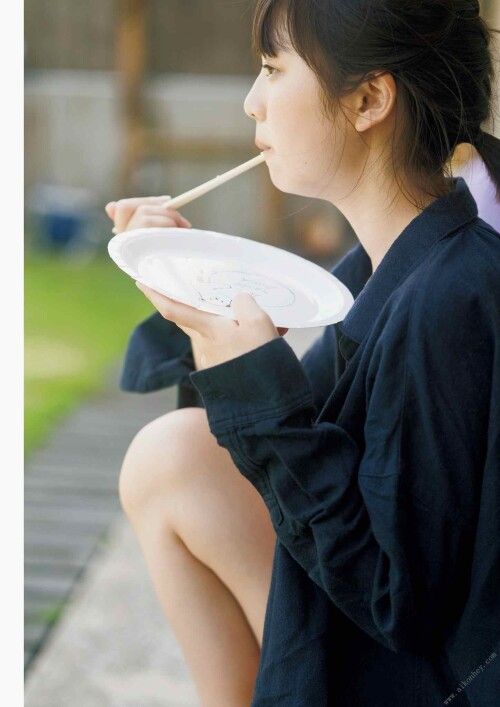 Hina Kikuchi 1962
