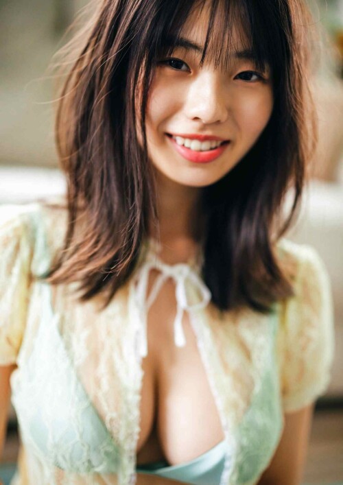 Hina Kikuchi 2017