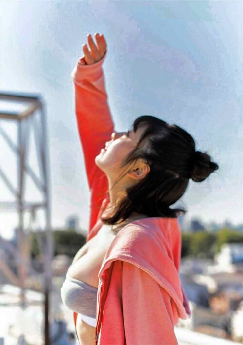 Hina Kikuchi 250