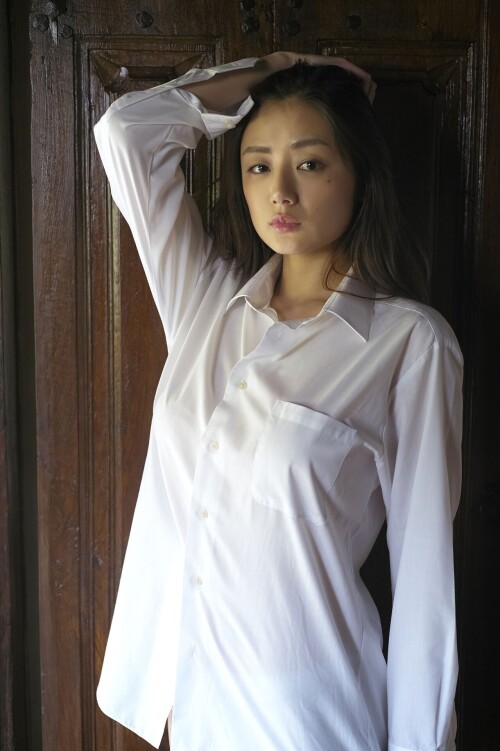 Moemi Katayama 810