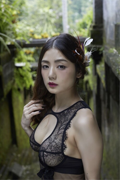 Moemi Katayama 128