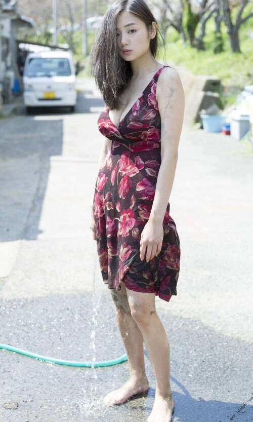 Moemi Katayama 720