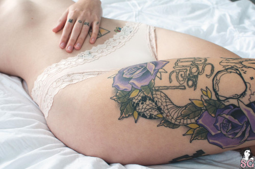 Beautiful Suicide Girl Hylia Zelda's Lullaby (13) High resolution lossless iPhone image